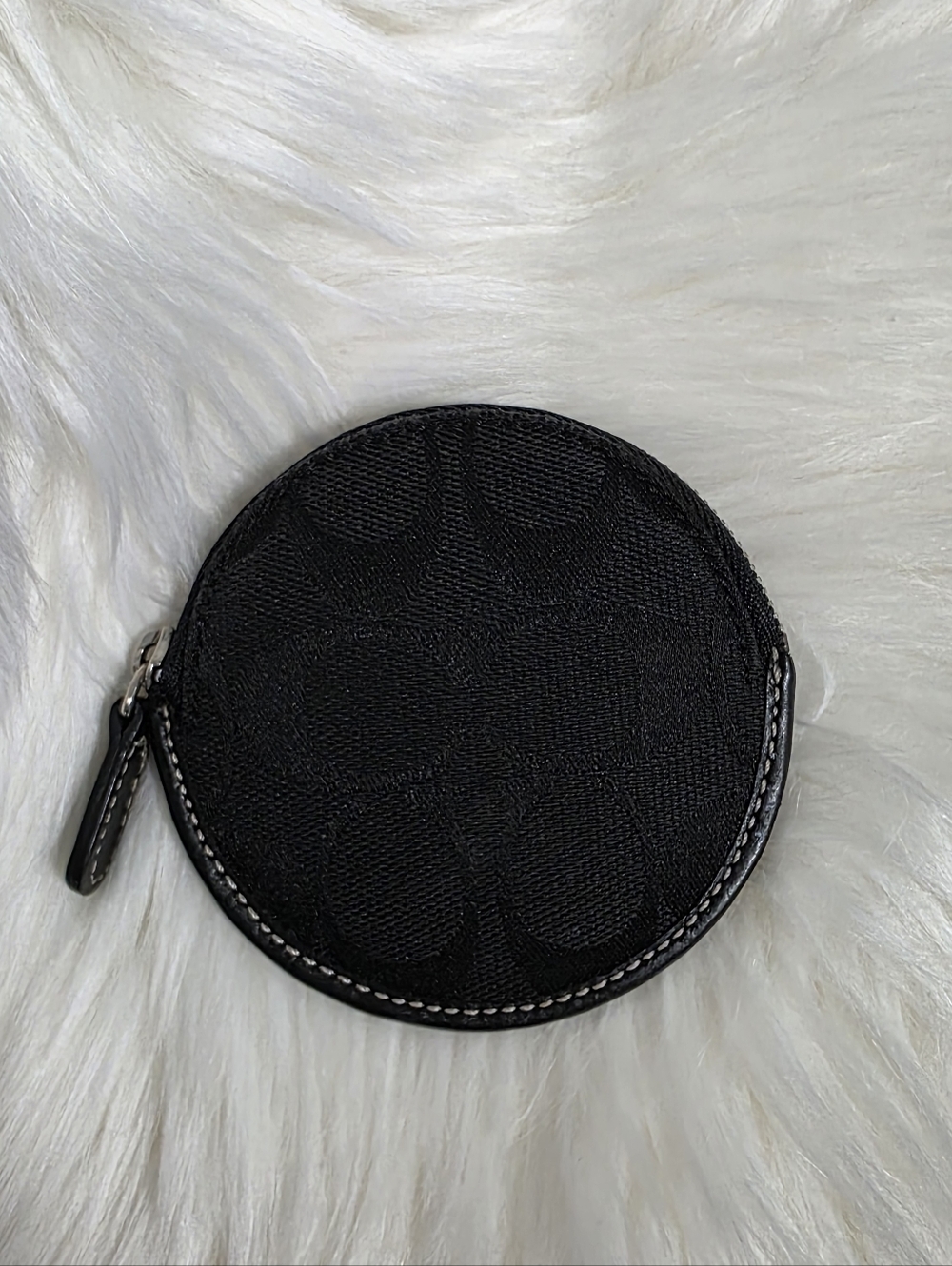 Coach Black Signature Round Coin CaseCoach Signature Jacquard Vintage Round Coin